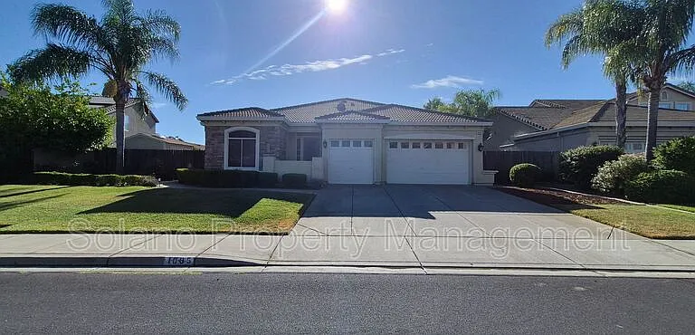1085 Crystal Springs Dr — Photo 1