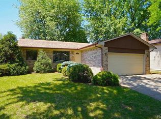 9151 Houghton St, Livonia, MI 48150