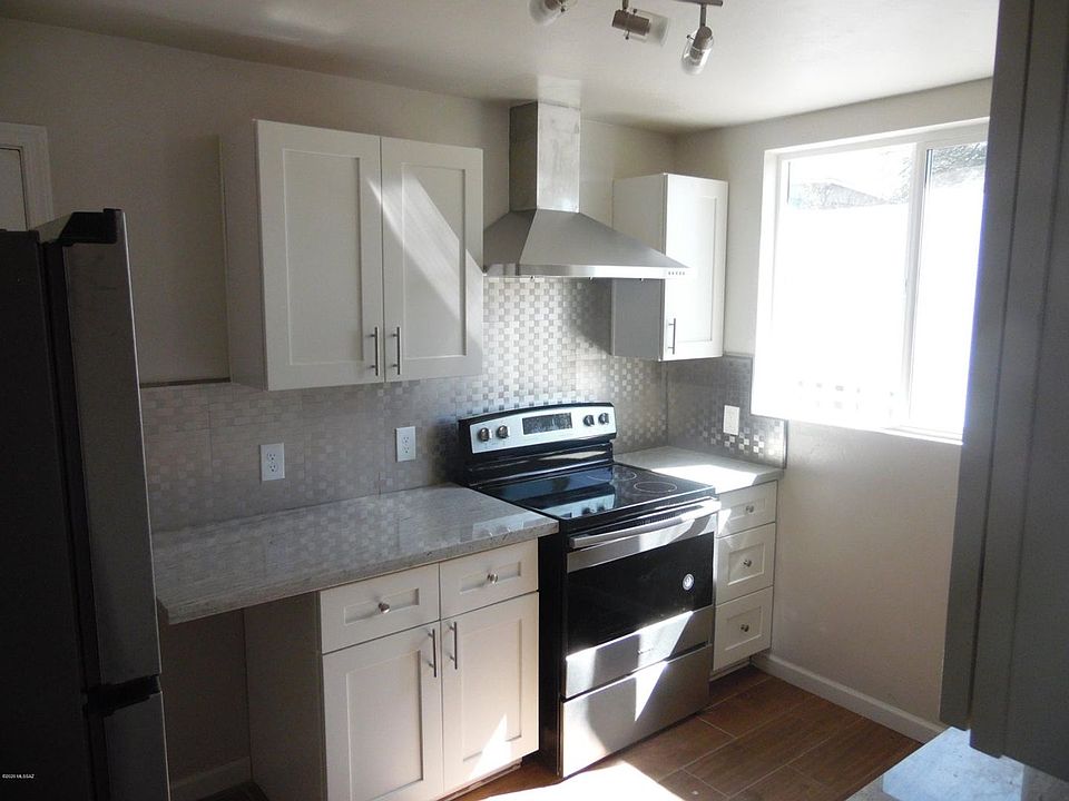 1st image of 808 E Waverly St #B