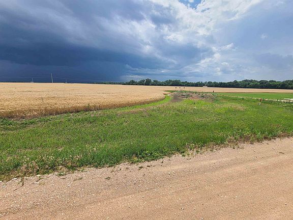 5th image of 4 Spring Acres #B