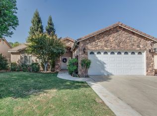 1249 Hillcrest St, Selma, CA 93662