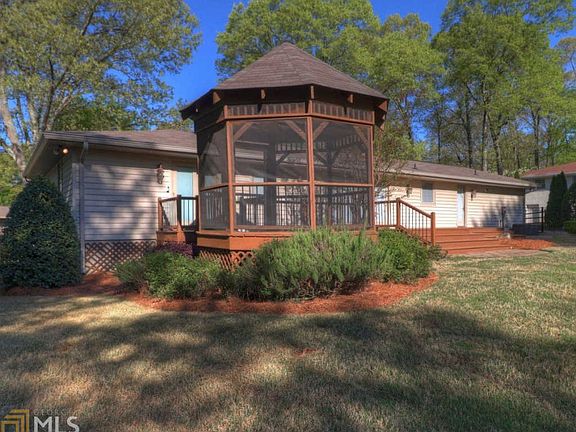 4th image of 8026 Fisher Dr