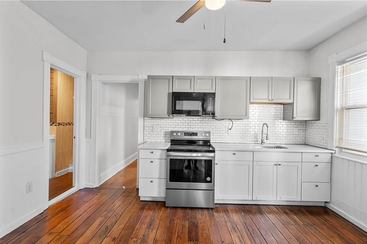 Building Photo - 394 Gregory St #1