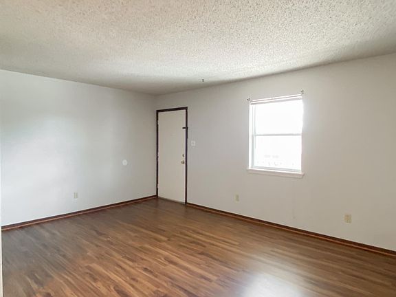 2nd image of 4215 Benoit Ln #13