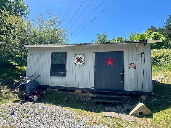 5th image of 401 Minga Store Rd