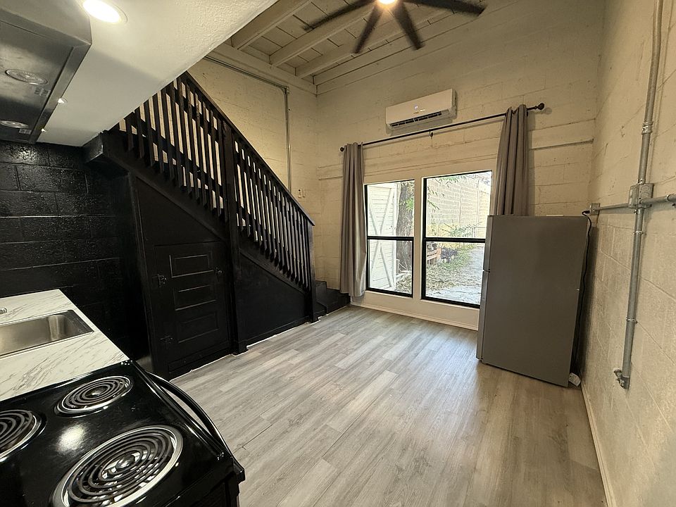 1st image of 3916 S Presa St #B3916