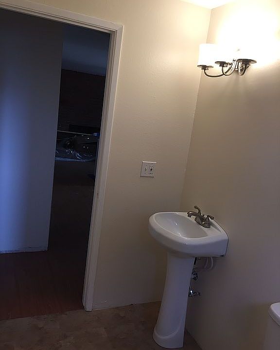 1st image of 3314 E Grace Ave