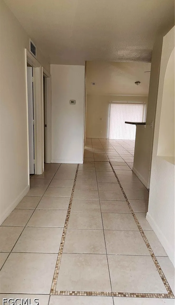 2 bed, 2.0 bath, 1140 sqft, $1,400 — Photo 3