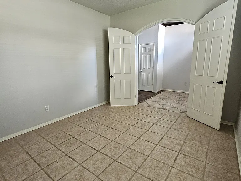 12310 Robin Meadow Cir — Photo 3