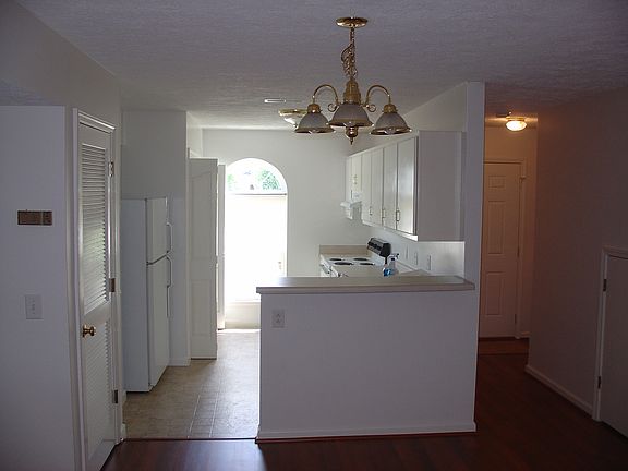 5th image of 1555 Center Pointe Dr