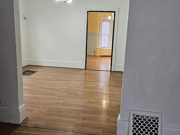 5th image of 1759 Hill STREET