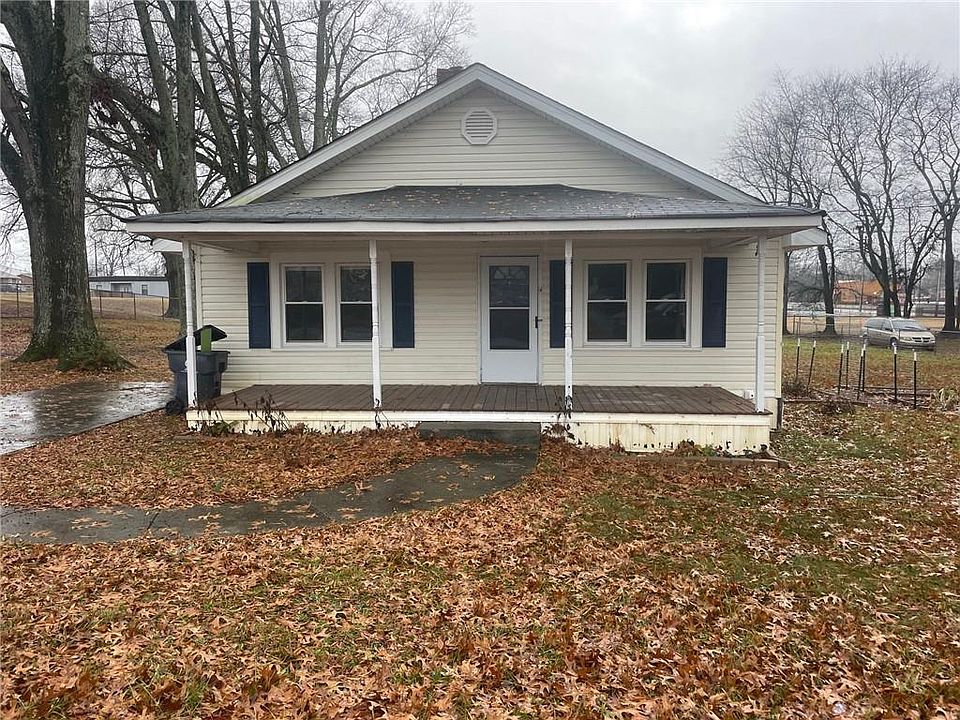 1st image of 219 Greenwood Dr
