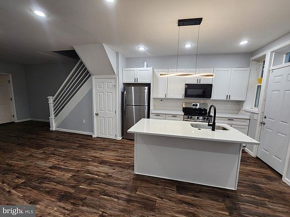 5th image of 2314 Aiken St
