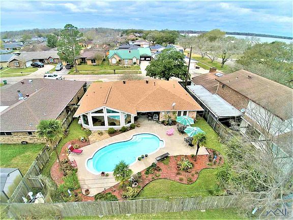 5th image of 1620 Willow Bend Dr