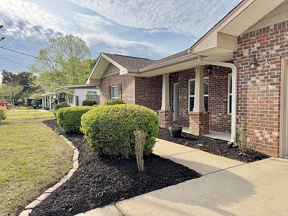 4th image of 800 Bryn Mawr Blvd