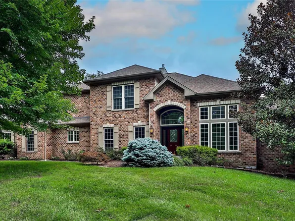 6 Country Fair Ln, Saint Louis, MO 63141