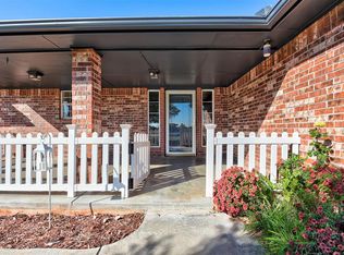 617 Locust Grove Dr, Blanchard, OK 73010