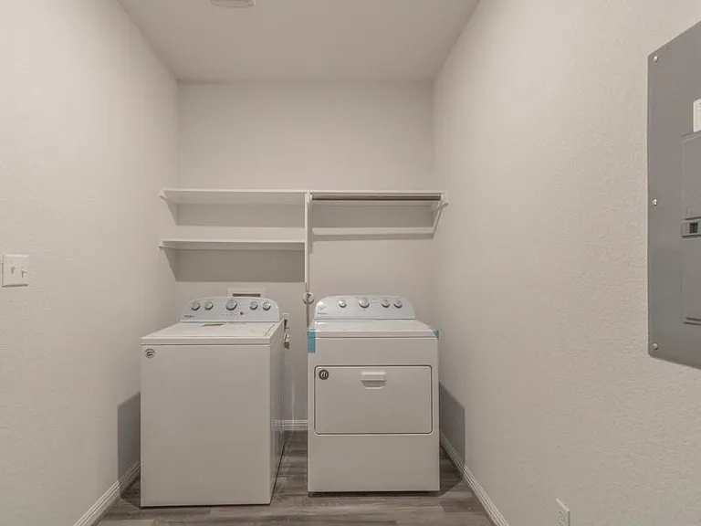 1605 Gerald Ln — Photo 17