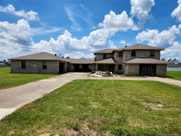 1410 Erika Dr, Iowa, LA 70647