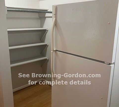 5th image of 1810B 15th Ave S