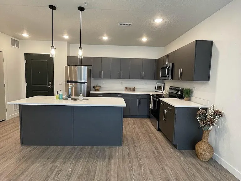 Canyon Vista — Photo 13