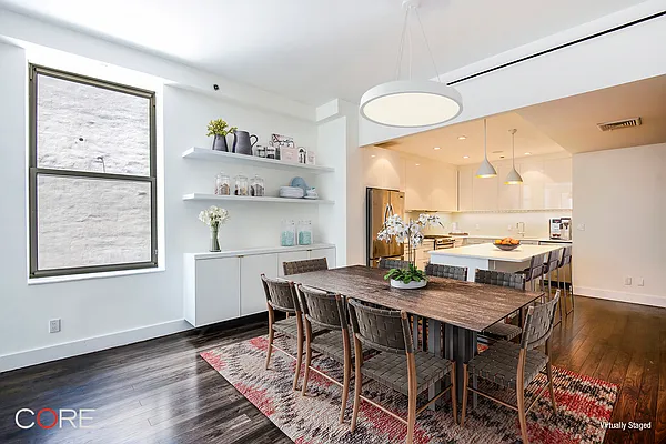 Rented by CORE | media 10