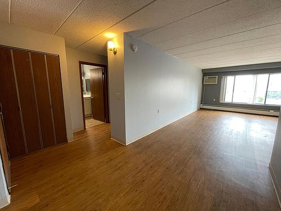 5th image of 517 E Grant St #303