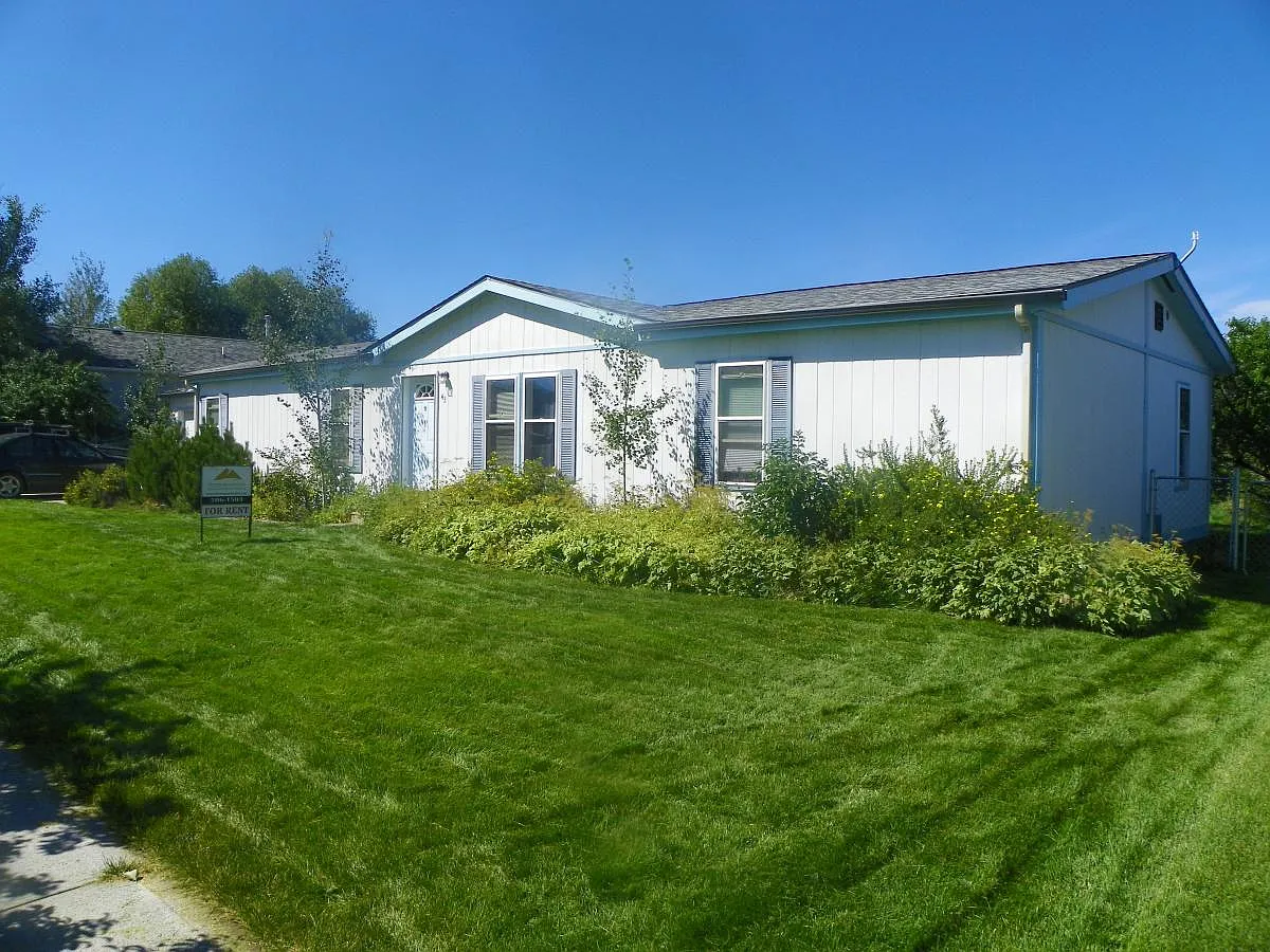 3 bed, 1560 sqft, $2,600 — Photo 1