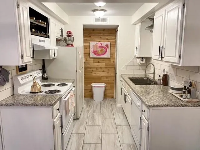 11130 N Stratford Dr #115 — Photo 6