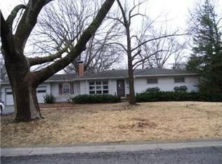 6525 Reeds Dr, Mission, KS 66202