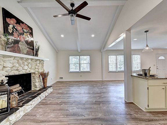 3rd image of 4171 Bolingbrook Dr