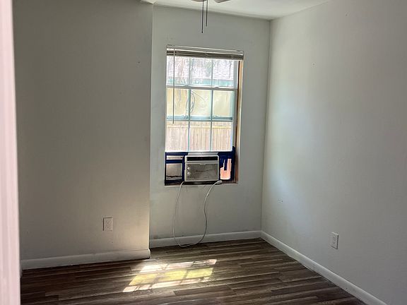 2nd image of 3816 Franklin St
