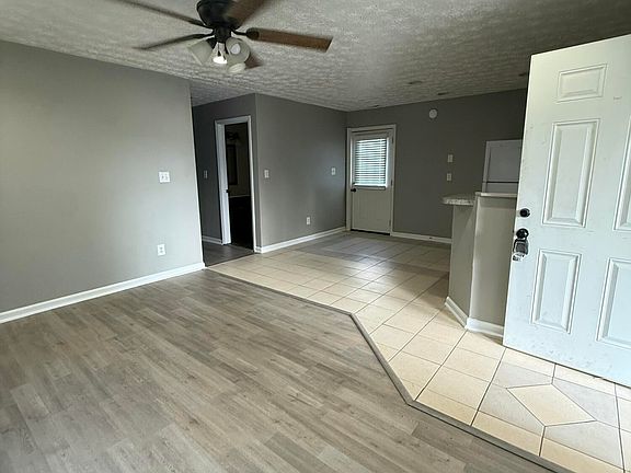 3rd image of 407 Ash St