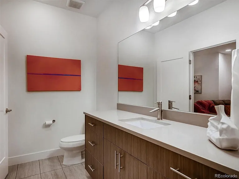 6739 E Lowry Blvd — Photo 23