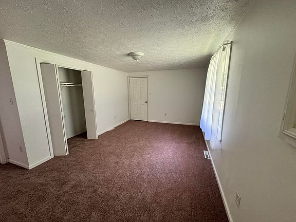 4th image of 306 Broken Arrow Ln