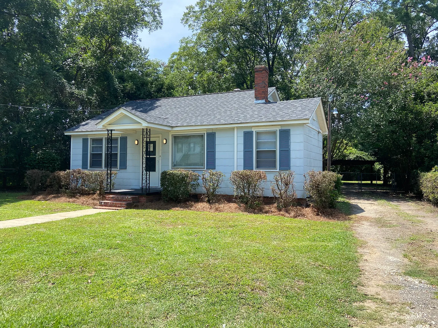 3 bed, 1234 sqft, $1,500 — Photo 2