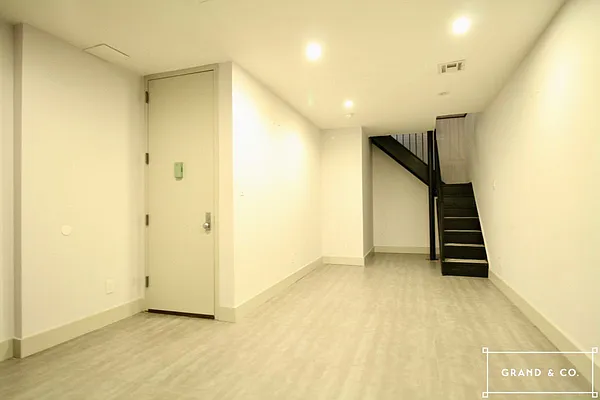 Rented by Grand & Co. | media 37