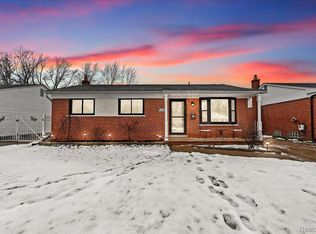 22915 Avon St, Saint Clair Shores, MI 48082