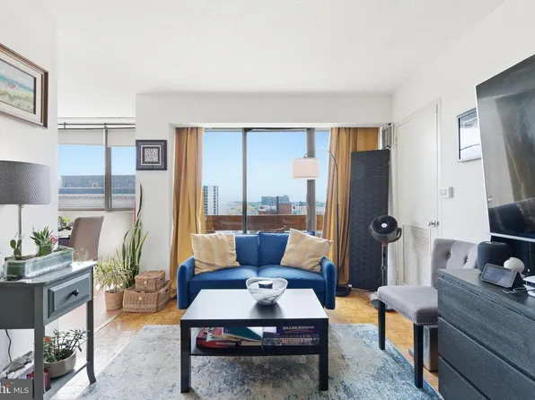 1326 Spruce St APT 1202, Philadelphia, PA 19107