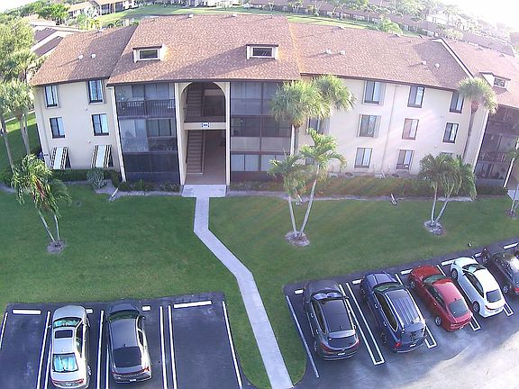 4th image of 806 Sky Pine Way APT B3