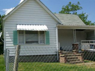 916 3rd St, Uniontown, KY 42461