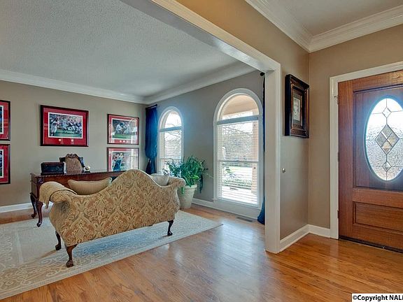 5th image of 2717 Treyburne Ln SE