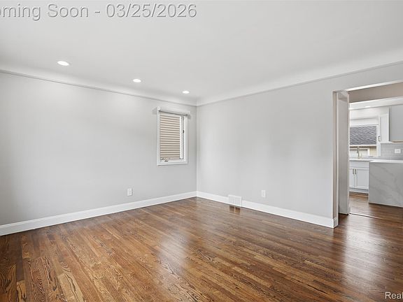5th image of 1267 Webster St
