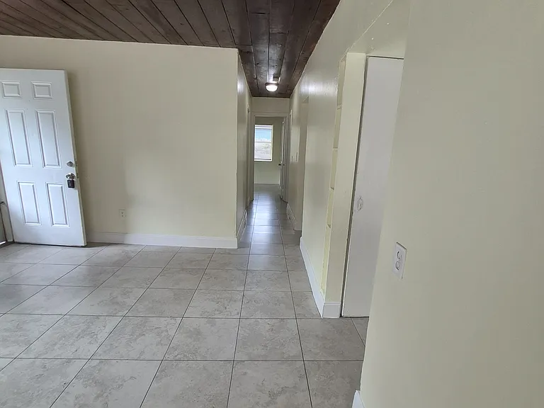616 S Kentucky Ave — Photo 24