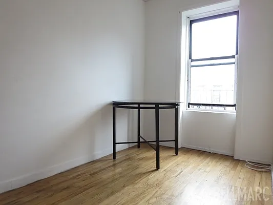 Rented by Bellmarc Realty | media 20