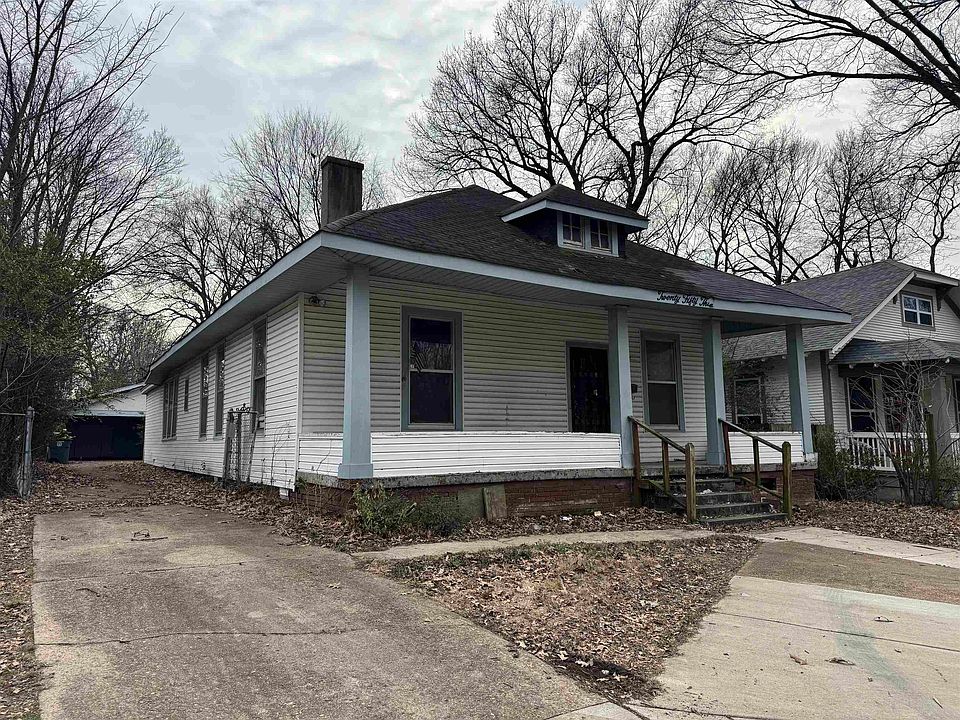 2nd image of 2053 Felix Ave