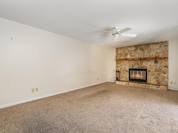 4th image of 1654 S Park Ave