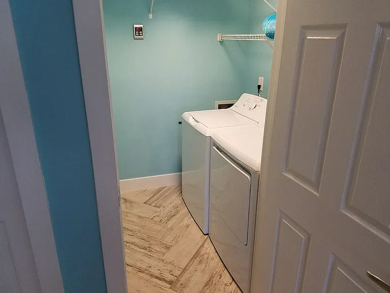 211 Kimberly Dr — Photo 12