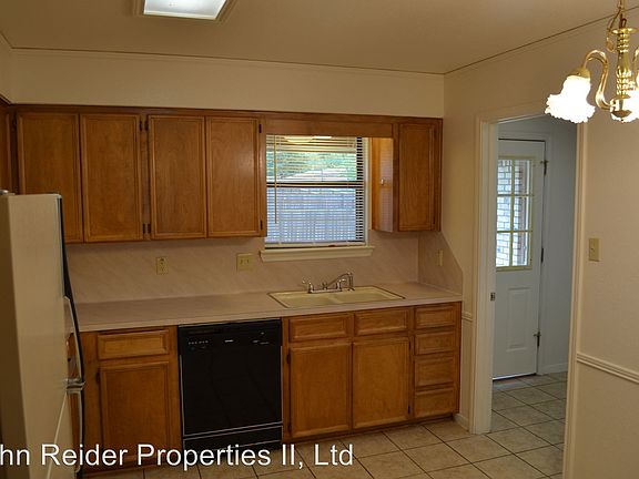 4th image of 908A Crymes Ln