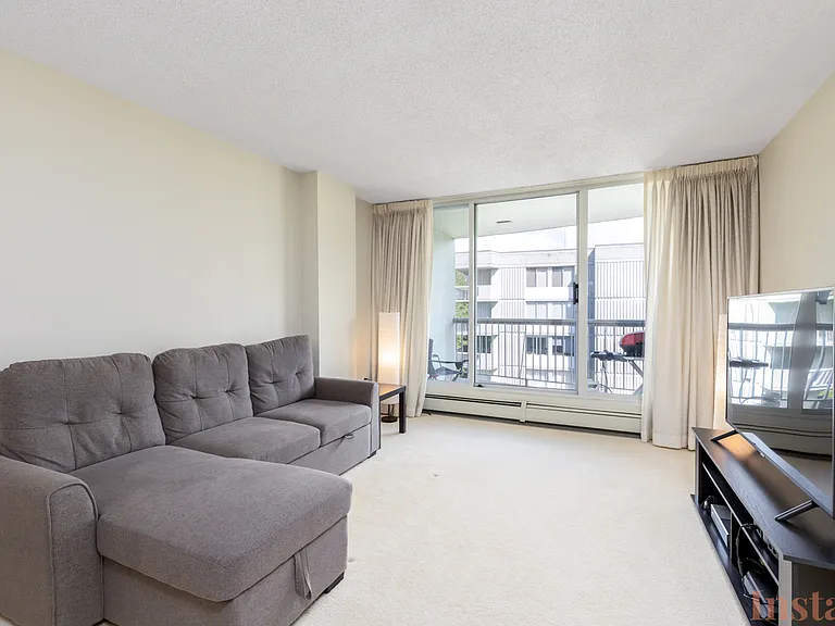2024 Fullerton Ave #1307 — Photo 2